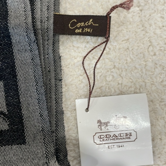 NWT Coach Signature Wool Silk Scarf Wrap - Picture 6 of 8